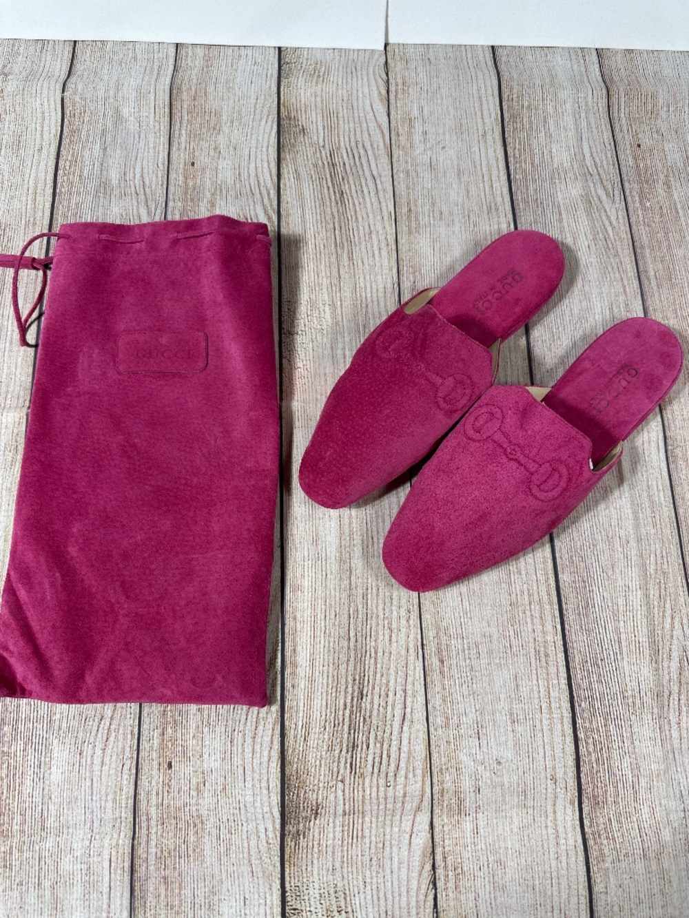 Rare Vintage GUCCI Pink Suede Indoor Slippers & Matching Pouch